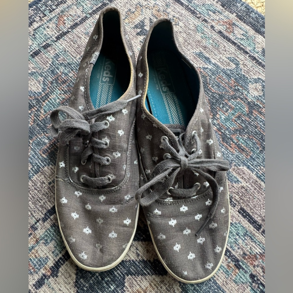 Keds everyday lace up shoes, size 10, super cute!